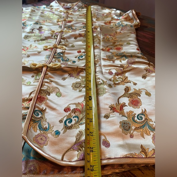 Chinese Traditional Silk Blouse - Picture 4 of 7